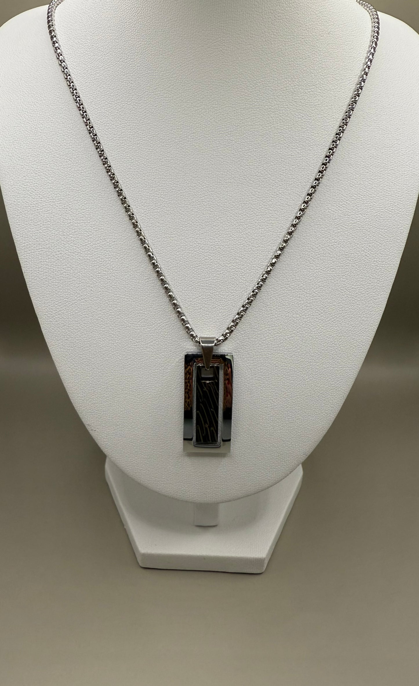 Collier avec pendentif